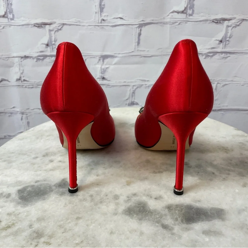 Manolo Blahnik Hangisi - Picture 2 of 8